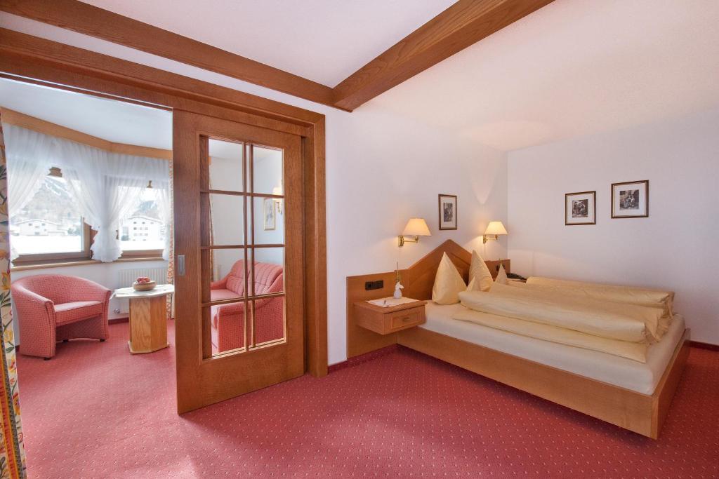 Hotel Jagdhof Bed & Breakfast Обергургл Стая снимка