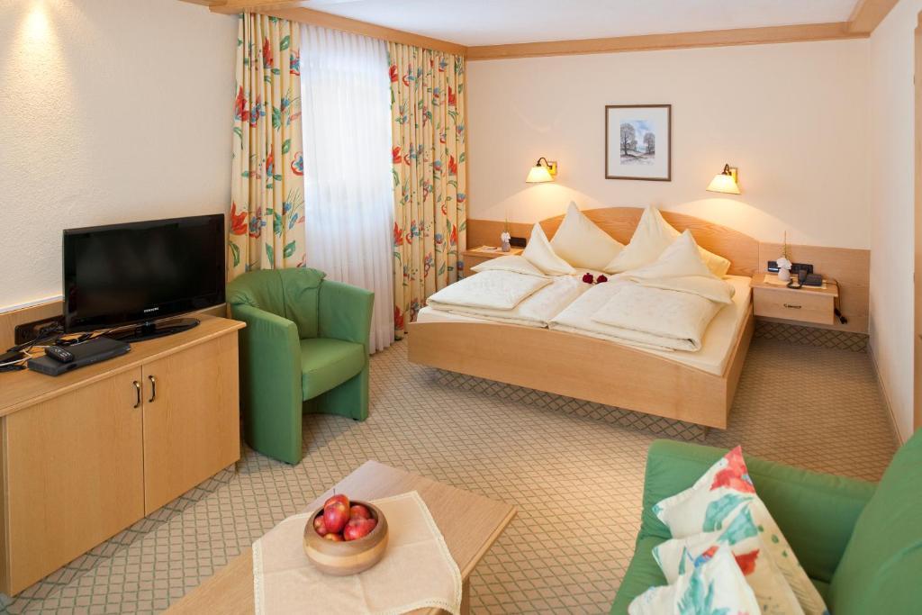 Hotel Jagdhof Bed & Breakfast Обергургл Стая снимка