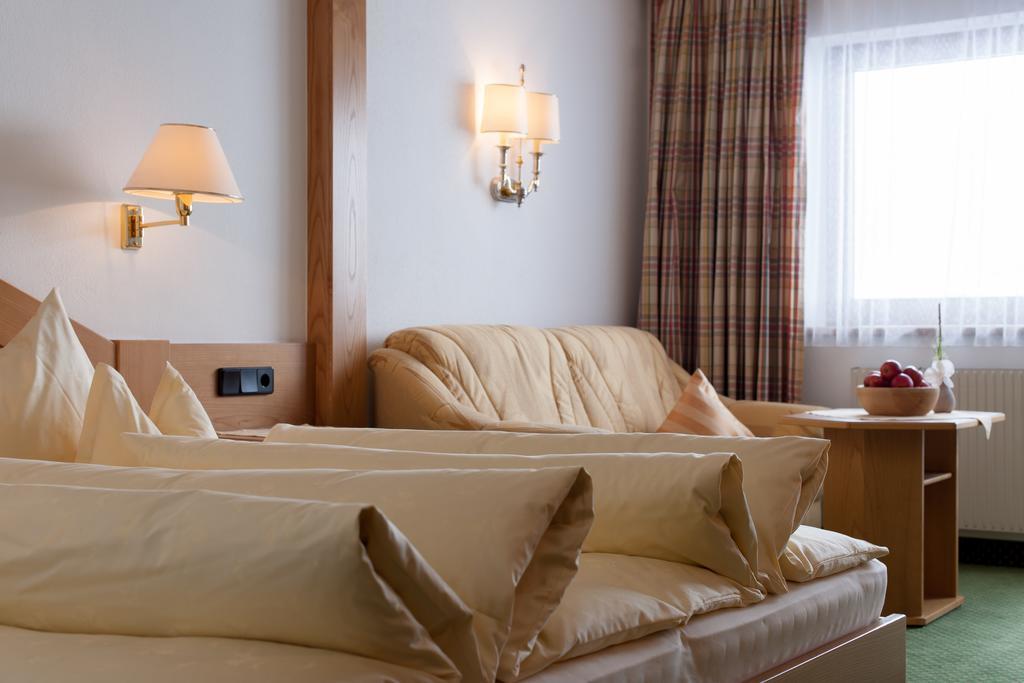 Hotel Jagdhof Bed & Breakfast Обергургл Стая снимка