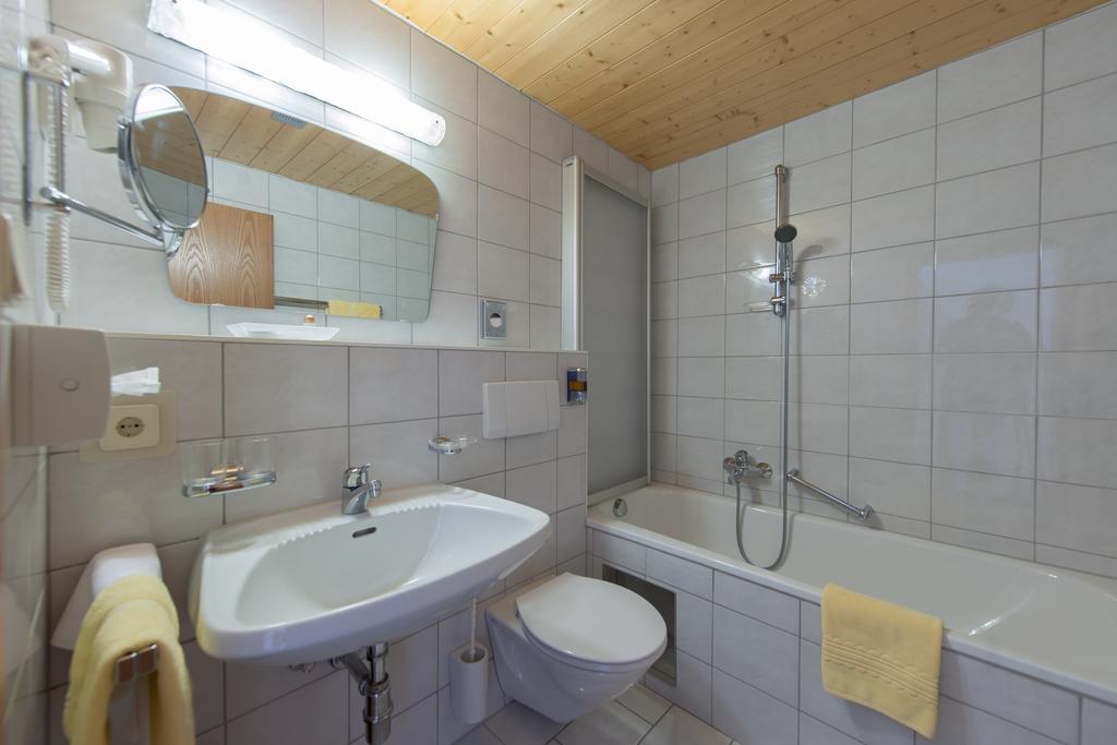 Hotel Jagdhof Bed & Breakfast Обергургл Стая снимка