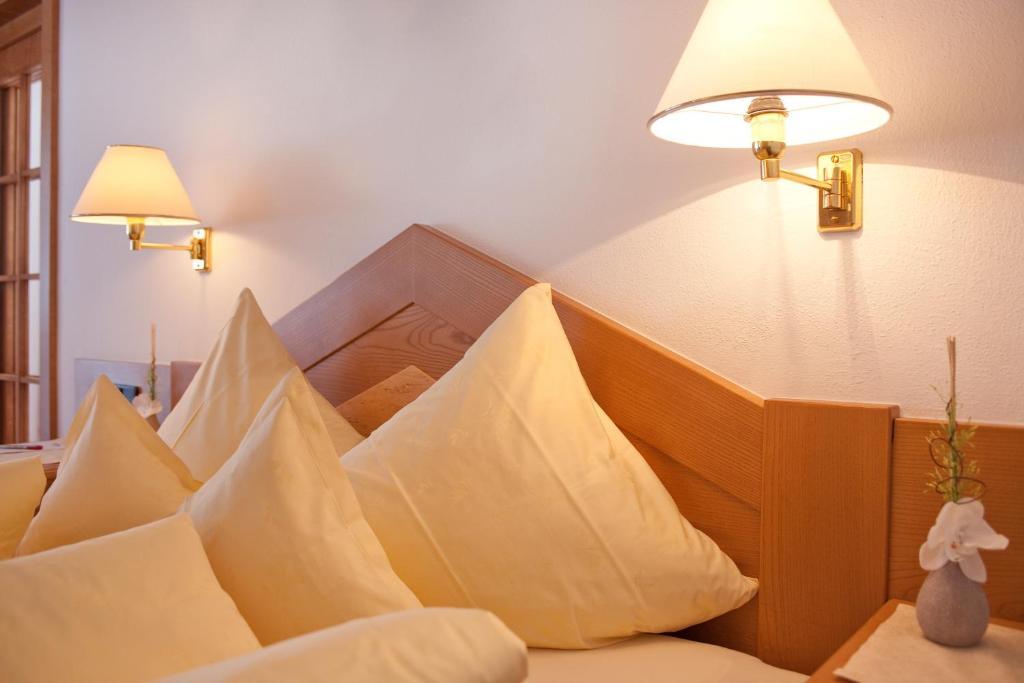 Hotel Jagdhof Bed & Breakfast Обергургл Стая снимка